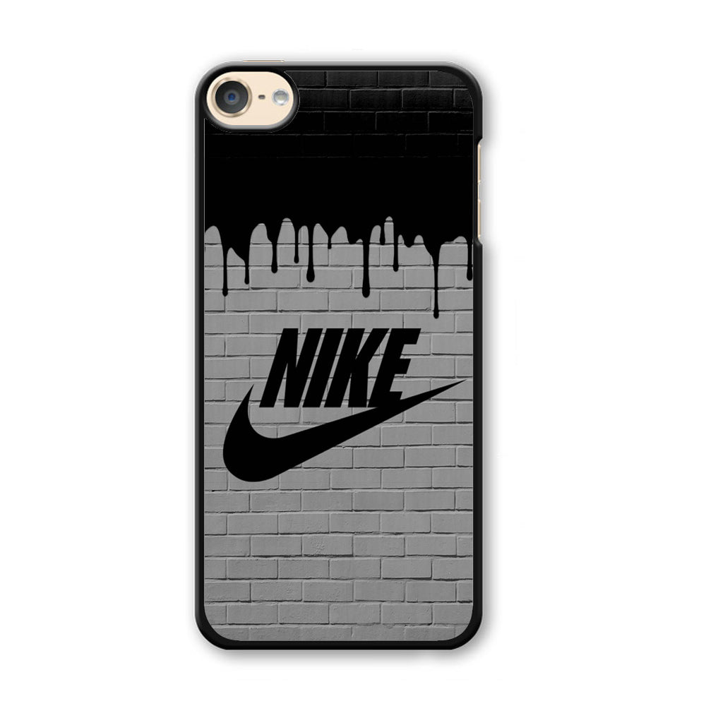 Nike on The Wall iPod Touch 6 Case