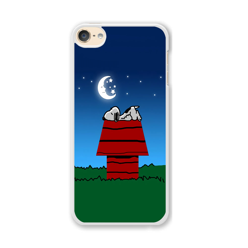 Snoopy Sleeps at Night iPod Touch 6 Case